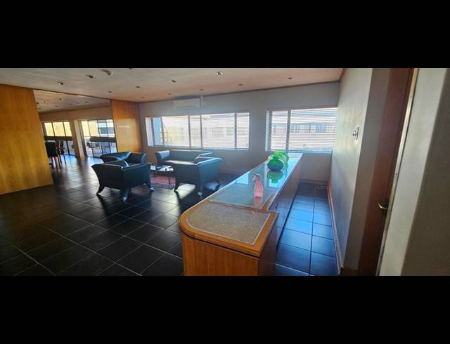 BUSINESS PROPERTY TO RENT IN HALFWAY GARDENS